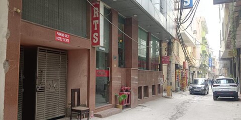 호텔 RTS 플라자 IGI 에어포트 근처