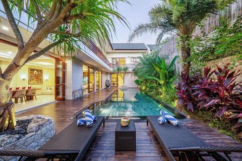 빌라 엘린 창구 바이 나기사 발리