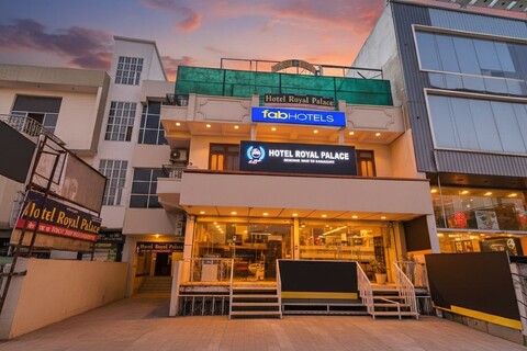 팹호텔 로열 팰리스 I