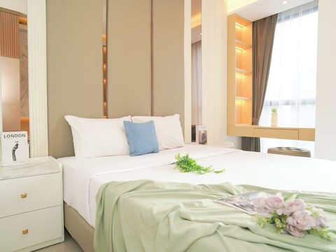 치푸트라 월드 2 아파트먼트의 현대적인 브라운 톤 스튜디오