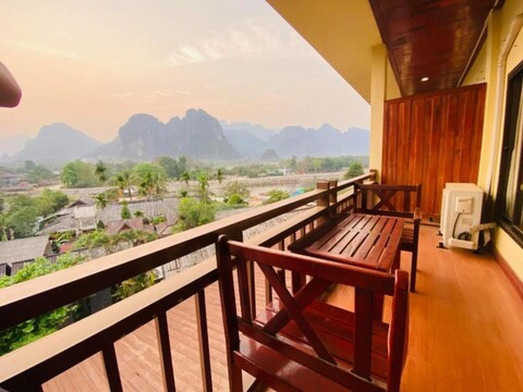 방비엥 하나 마운틴뷰 호텔 앤 트래블