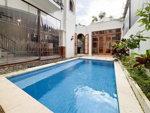 더 라바나 빌라 붕가스 누사두아 근처