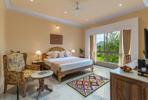 Dilip Niwas Luxe Stay (Near Fateh Sagar Lake)