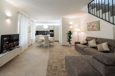 디모라 마닌, 아레나에서 80미터