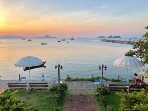 반 사타힙 바이 더 씨