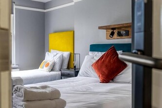 Bob W London Earl's Court - Warwick Road