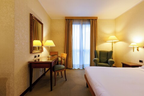 호텔 엑셀시어 마젠타