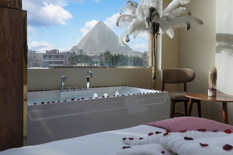 피라미드 팰리스 인