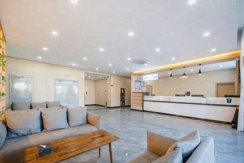 7 Days Premium Hotel