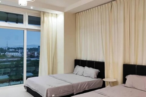 4PAX Studio, Netflix, Free WIFI, Riverine Diamond