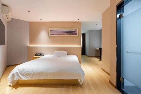 Wanbai Hotel (Shanghai Hongqiao Airport National Convention and Exhibition Center)