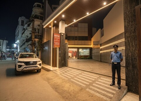 호텔 샤군 & 뱅큇 I 로히니