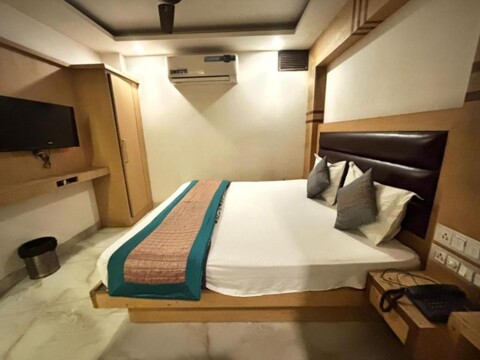 Hotel Vintage-5 Min walk from New Delhi Rly Stn