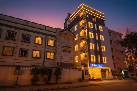 FabHotel 크리스탈 스위트