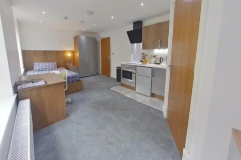 CovStays – Victoria House - Deluxe Studios in Coventry City Centre