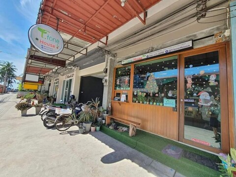 T.tone House at Bangsaen Beach