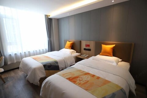 Shell Hotel (Chengyang Agricultural University Subway Station)