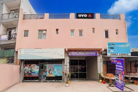 Hotel O Royal Discovery