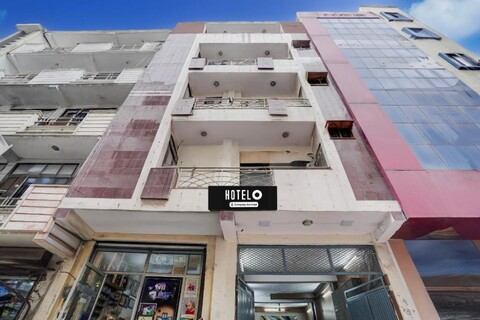 Super Hotel O Dwarka Mor Metro Station