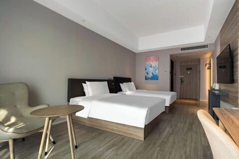 HanTing Hotel (Xiamen Airport Wuyuan Bay)