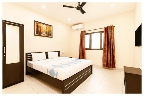 Goroomgo M S M Residency Puri - Near Sea Beach