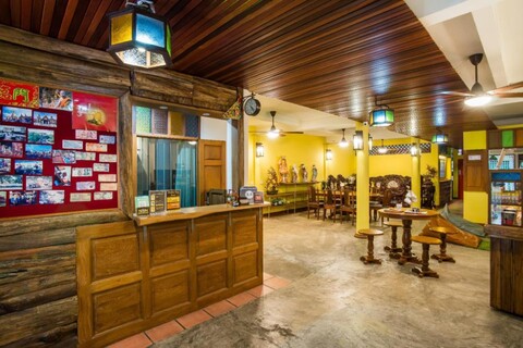 반탓 통 호스텔