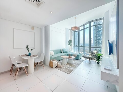 멋진 옥상 수영장이 있는 니스의 1 BHK 플랫