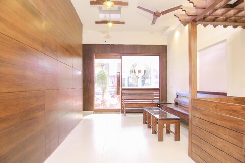 호텔 R B 인터내셔널