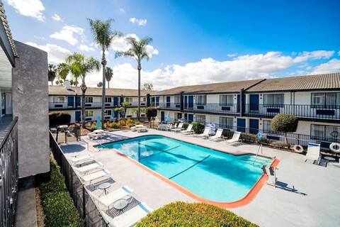 더 부에나 파크 호텔 & 스위트