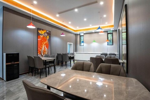 Home Inn Huaxuan Collection Hotel (Nanjing Agricultural University Shengtai Jiayuan Branch)