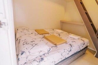 Serenity Busay Room 1