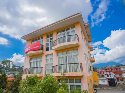 오요 135 로스트 가든 아파트먼트 앤 게스트하우스