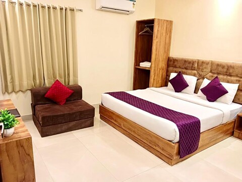 Hotel Brooklyn Suites - Near Golden Temple 