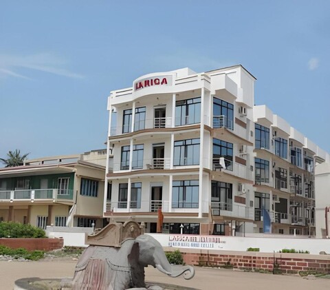 라리카 홀리데이 인 푸리