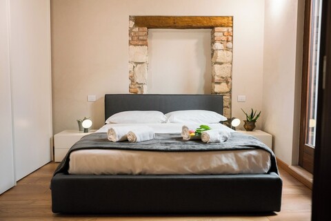 아레나에서 30미터 떨어진 모데르나 카사