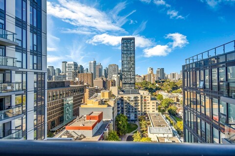 던다스 이스트 호텔 & 스위트 토론토