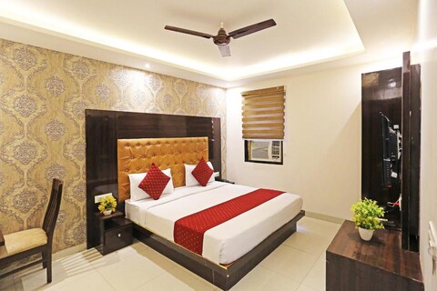 Hotel Iconic Suite - Near Delhi Airport