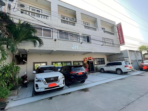 준 앤 헬렌 호텔 앤 레스토랑