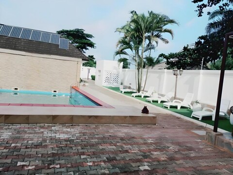 Reina Villa Hotel