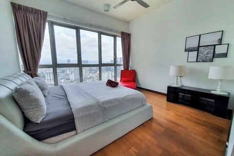 The Sky Pool Suites near PWTC & Sunway Putra - The Stay Hub
