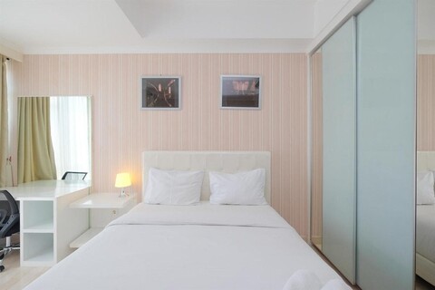 Homey and Comfy Studio Room at Menteng Park Apartment