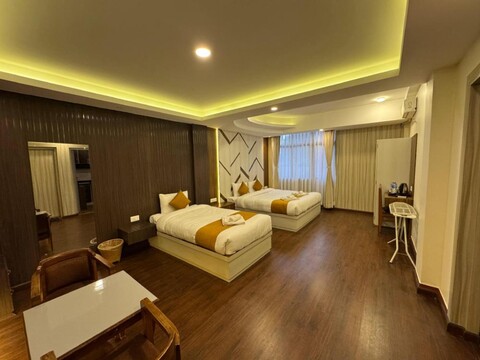 Evara Hotel And Apartment