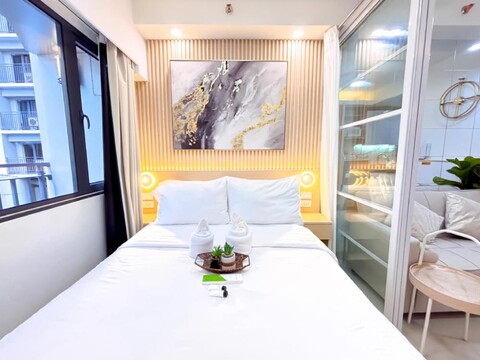 Eli & Marga's Crib |  SHORE 2 B02-0548