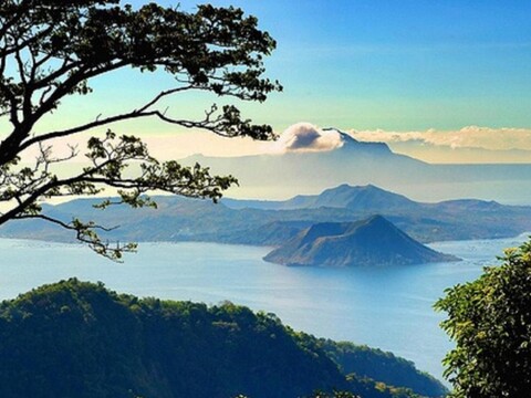 Aspen at Wind Tagaytay – Executive Suites, Taal Volcano & Lake Views