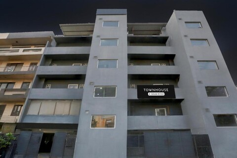 Super Townhouse Shahdara Near Yamuna Sports Complex Formerly Hotel Ipotel