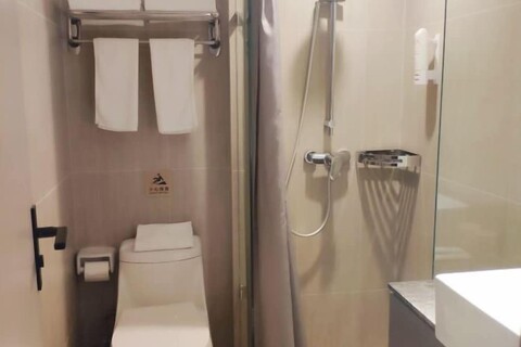 Ease Hotel (Hangzhou West Lake Huanglong Sports Center Wensan Road Branch)