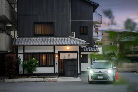 타니마치쿤, 호시야, 하레하쿠