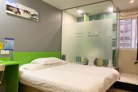 Shanghai Jinchuan Hotel (Chuansha Metro Station)