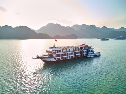 Mira of the Sea Cruise Lan Ha Bay