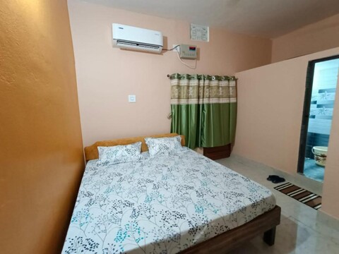 Goroomgo Grand Inn lodge Grand Raod Puri